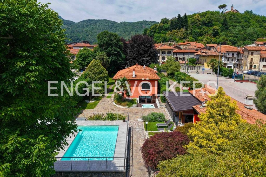 Luxury House for sale in Besano, 720 000 €, Photo 1