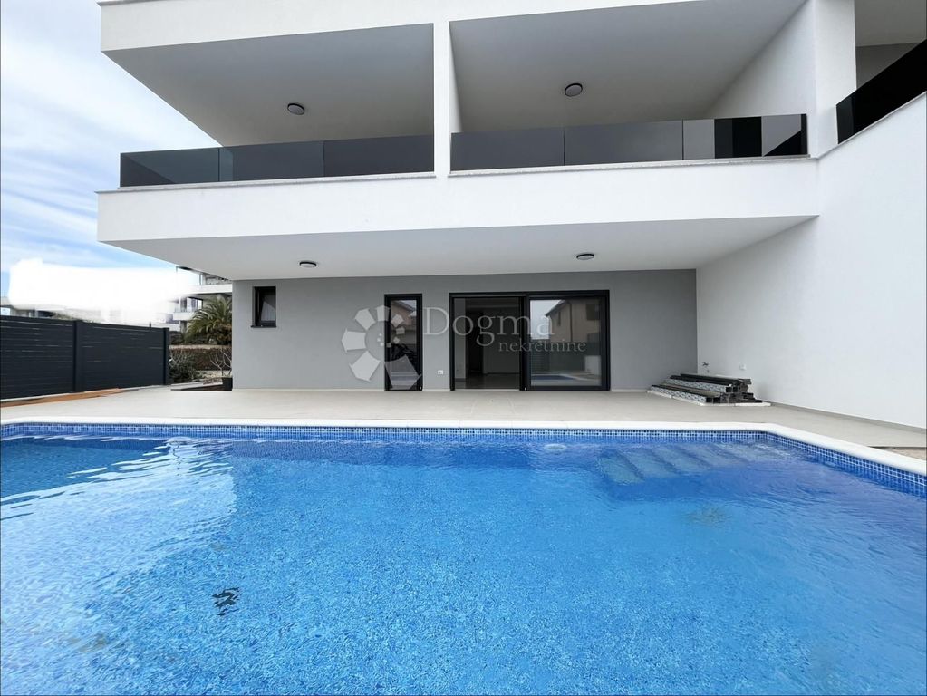 Appartement de luxe à vendre à Novigrad, 515 000 €, Photo 2