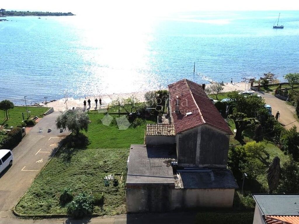 Maison de luxe à vendre à Novigrad, 728 000 €, Photo 2