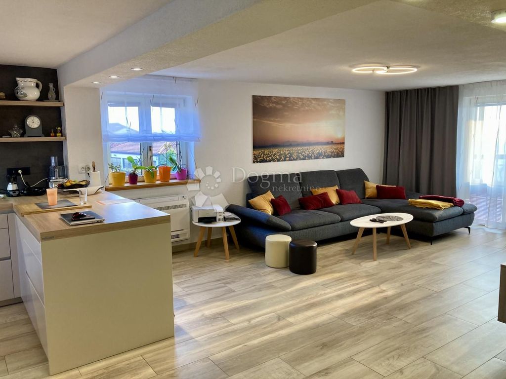 Maison de luxe à vendre à Novigrad, 0 €, Photo 2