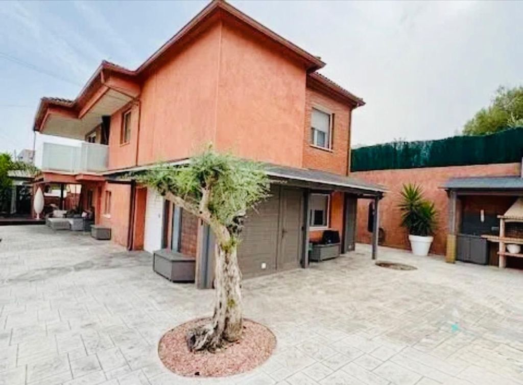 Luxury House for sale in Cunit, 575 000 €, Photo 2