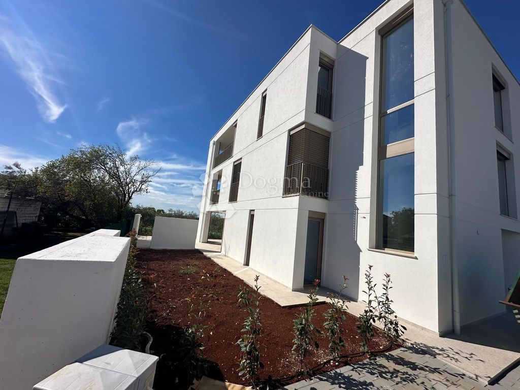Appartement de luxe à vendre à Novigrad, 0 €, Photo 3