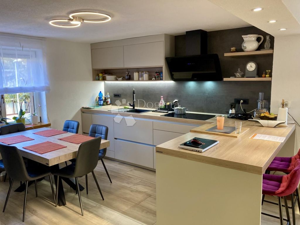Maison de luxe à vendre à Novigrad, 0 €, Photo 3