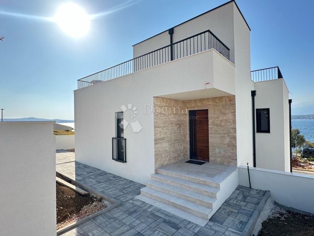 Maison de luxe à vendre à Novigrad, 750 000 €, Photo 3