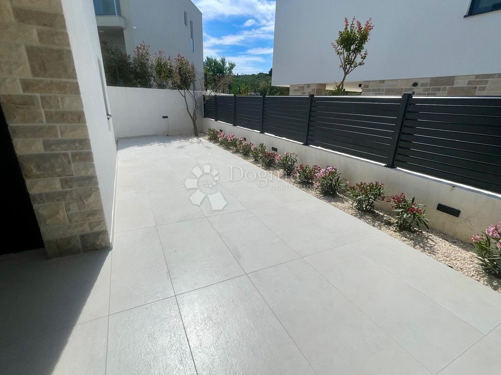Maison de luxe à vendre à Murter, 599 000 €, Photo 3