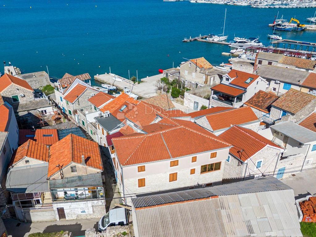 Luxury House for sale in Murter, 774 000 €, Photo 3