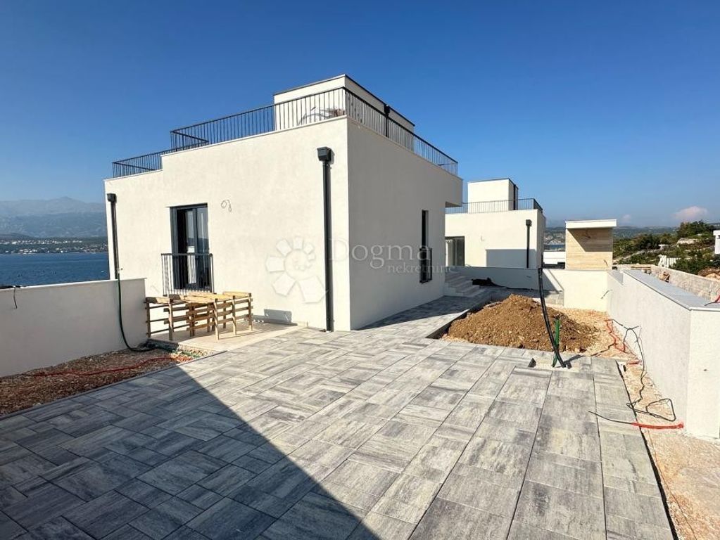 Maison de luxe à vendre à Novigrad, 750 000 €, Photo 4