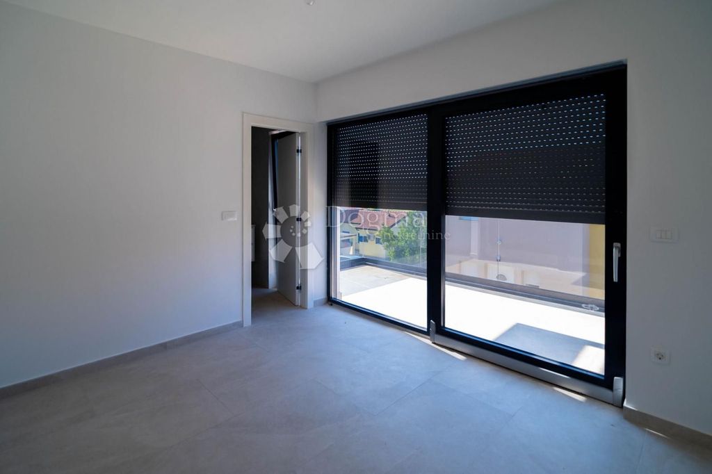 Maison de luxe à vendre à Novigrad, 587 500 €, Photo 5