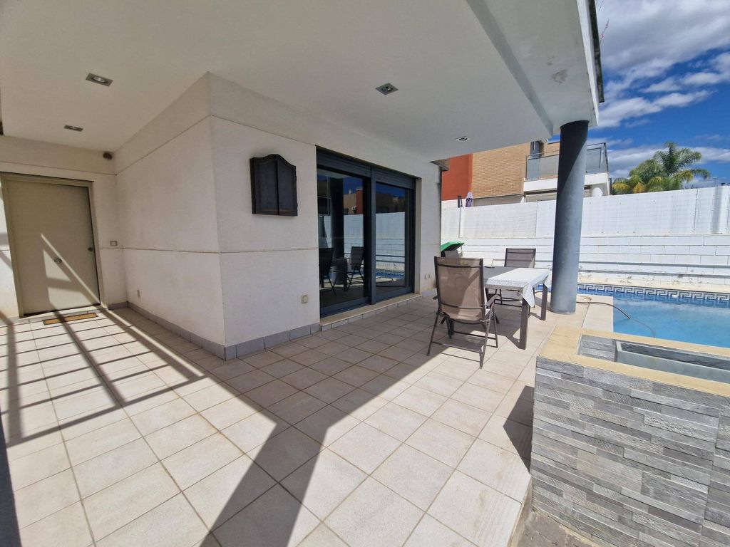Luxury House for sale in La Pobla de Vallbona, 490 000 €, Photo 5