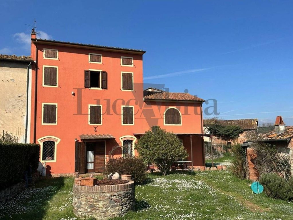 Luxury House for sale in Capannori, 590 000 €, Photo 1