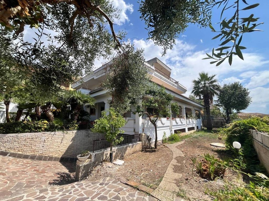 Luxury House for sale in Formia, 1 300 000 €, Photo 1