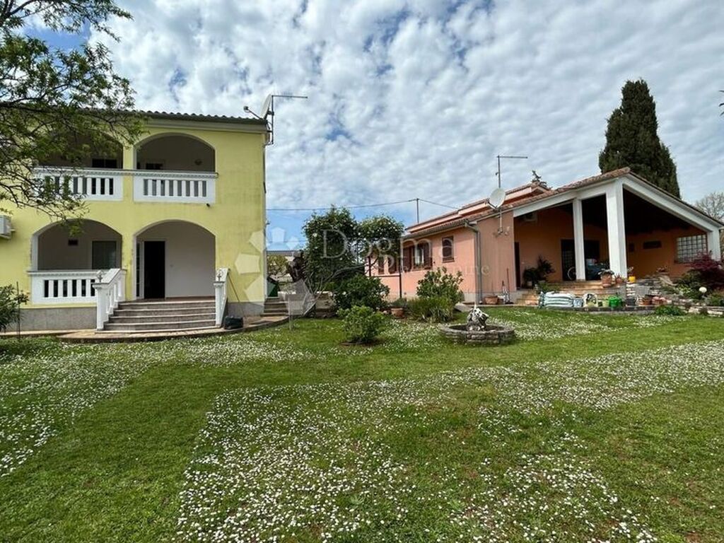 Maison de luxe à vendre à Ližnjan, 0 €, Photo 1