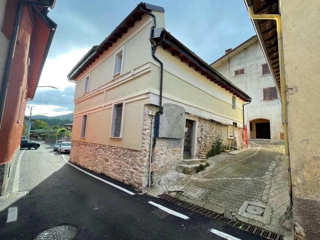 Luxury House for sale in Botticino, 590 000 €, Photo 1