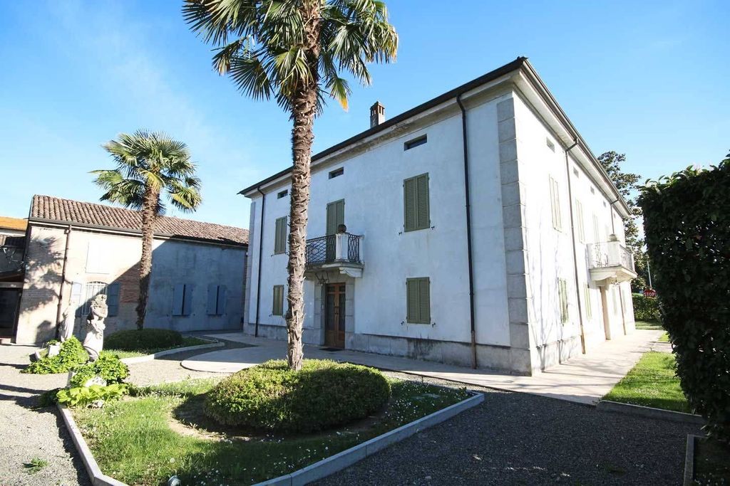 Luxury House for sale in Parma, 960 000 €, Photo 1