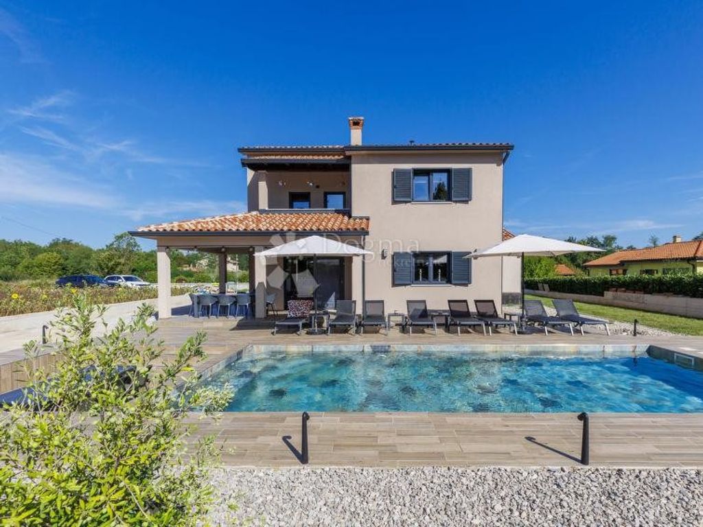 Maison de luxe à vendre à Labin, 0 €, Photo 1