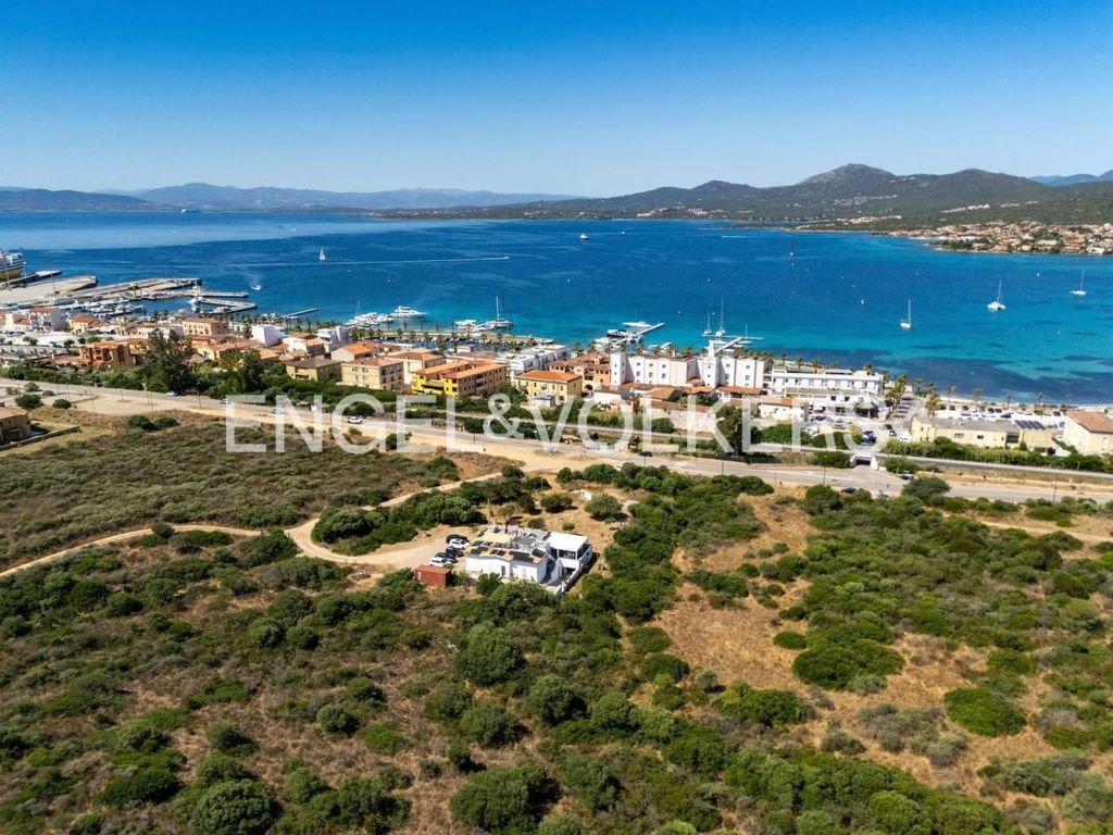 Maison de luxe à vendre à Golfo Aranci, 1 800 000 €, Photo 1