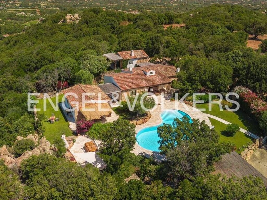 Luxury House for sale in Arzachena, 2 800 000 €, Photo 1