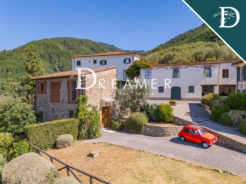 Luxury House for sale in Capannori, 2 700 000 €, Photo 1