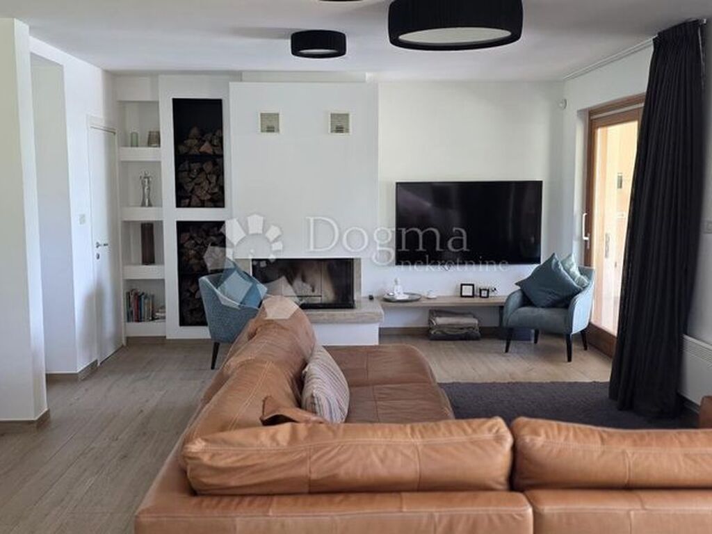 Maison de luxe à vendre à Labin, 699 000 €, Photo 2