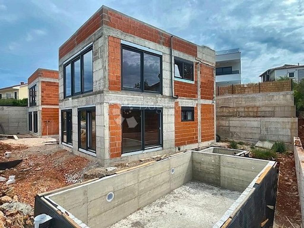 Maison de luxe à vendre à Krk, 600 000 €, Photo 1