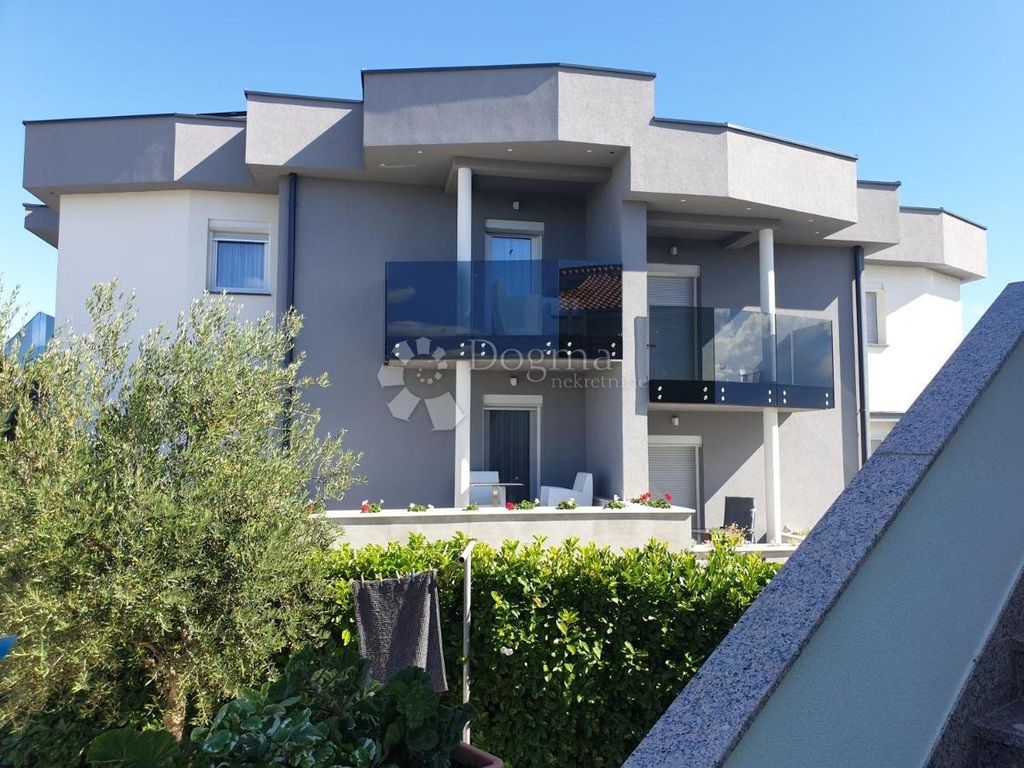 Luxury House for sale in Krk, 0 €, Photo 1