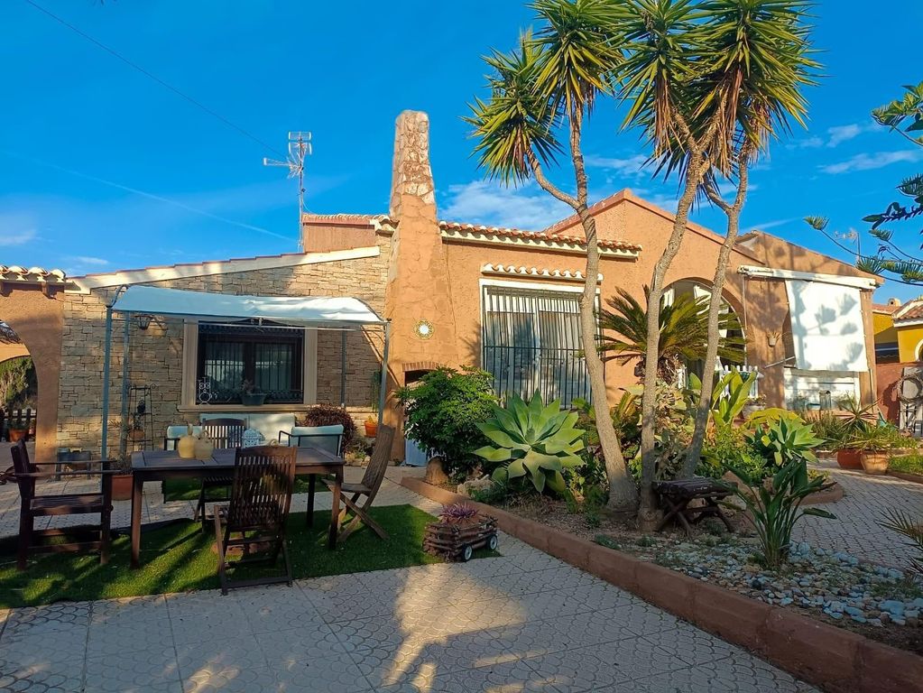 Luxury House for sale in Torrevieja, 680 000 €, Photo 1