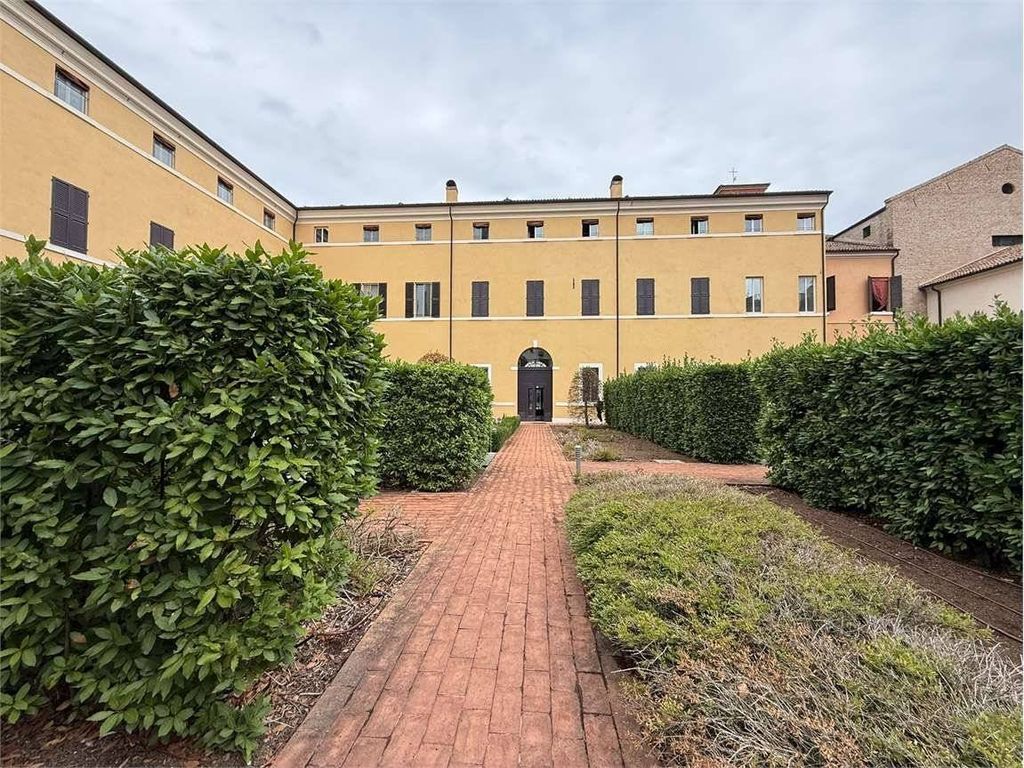 Appartement de luxe à vendre à Ferrara, 850 000 €, Photo 1