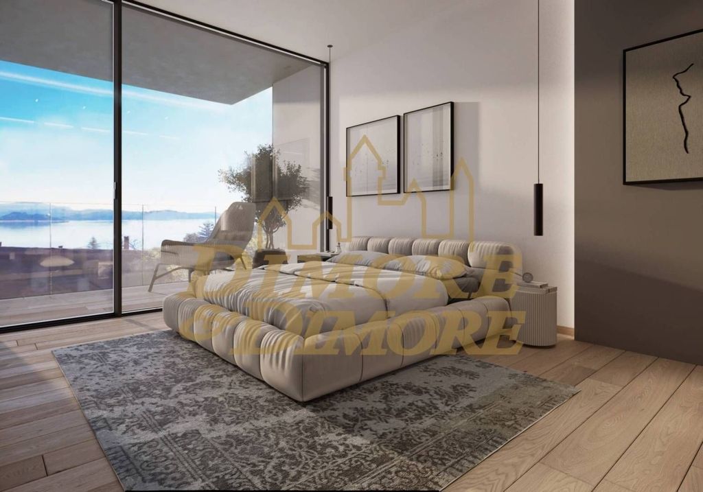 Luxury House for sale in Ghiffa, 1 000 000 €, Photo 1