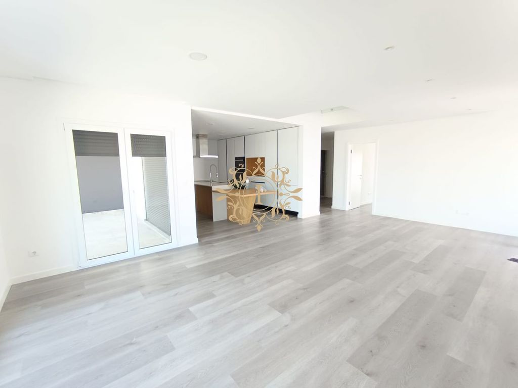 Luxury House for sale in Seixal, 697 500 €, Photo 2