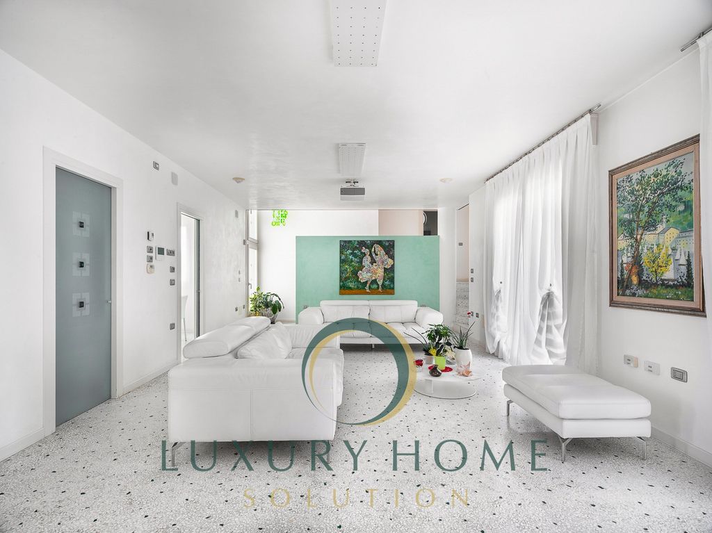 Maison de luxe à vendre à Ponte San Nicolò, 780 000 €, Photo 4