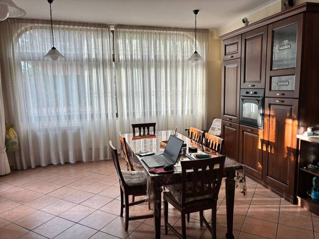 Maison de luxe à vendre à Rome, 660 000 €, Photo 6