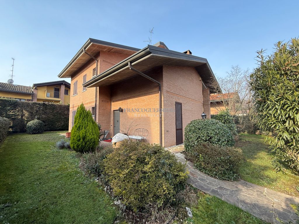 Luxury House for sale in Camparada, 540 000 €, Photo 1