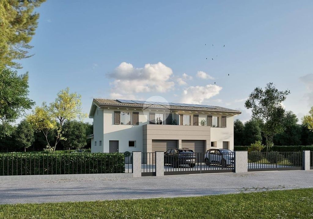 Luxury House for sale in Scandiano, 470 000 €, Photo 1