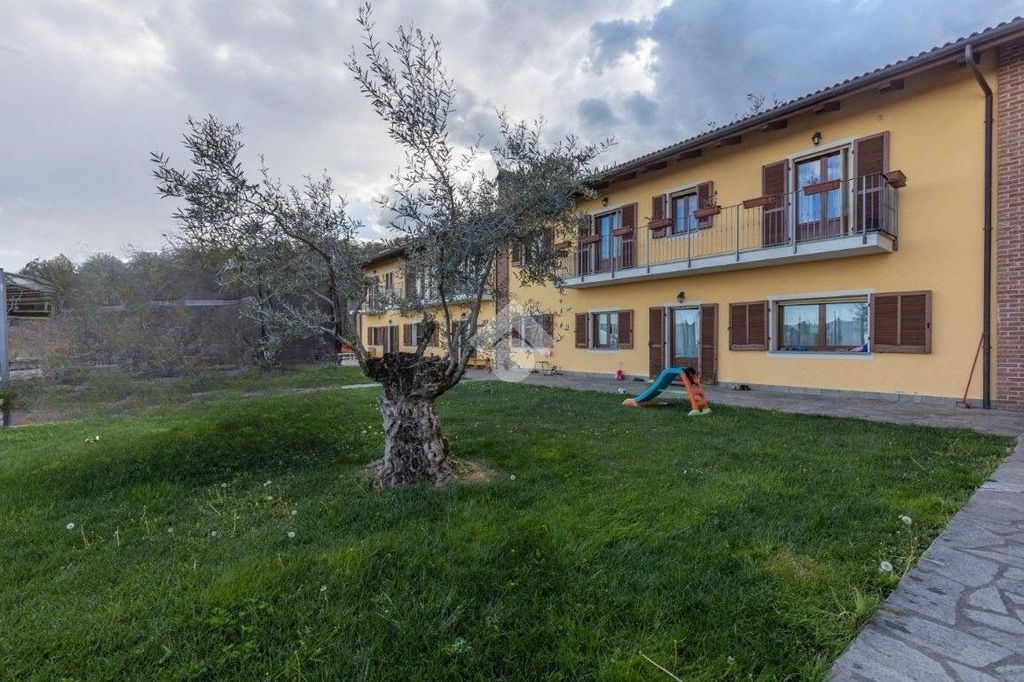Luxury House for sale in Pinerolo, 1 200 000 €, Photo 1