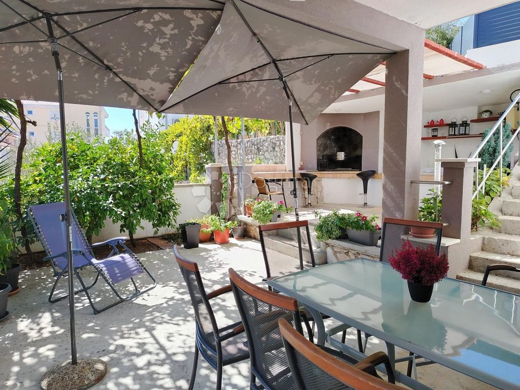 Maison de luxe à vendre à Okrug Donji, 875 000 €, Photo 2