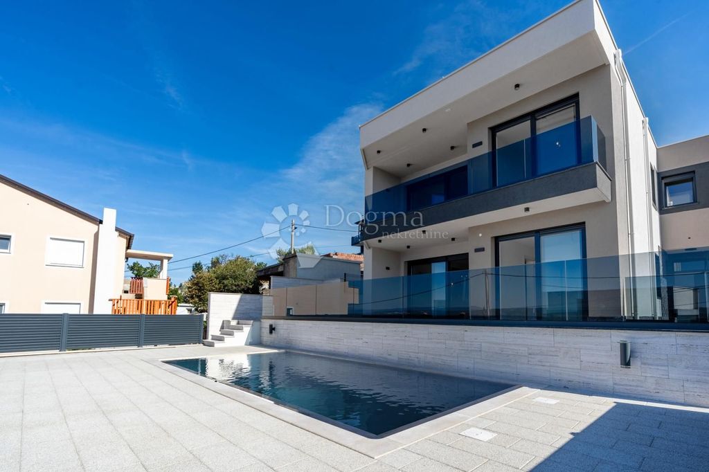 Luxury House for sale in Crikvenica, 1 380 000 €, Photo 2