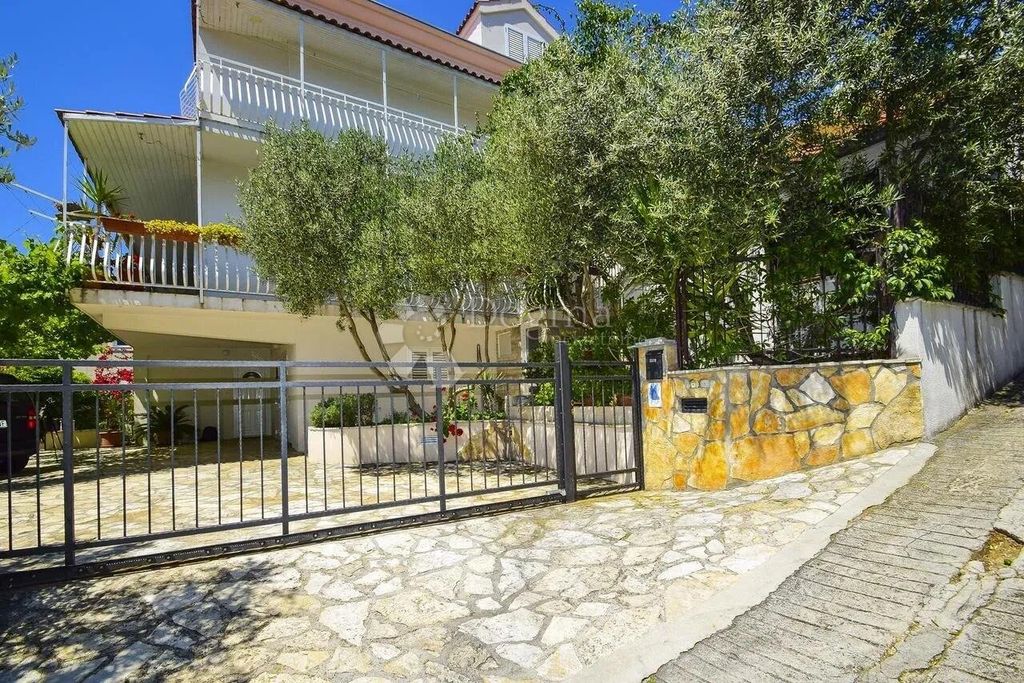 Maison de luxe à vendre à Okrug Donji, 1 245 000 €, Photo 3