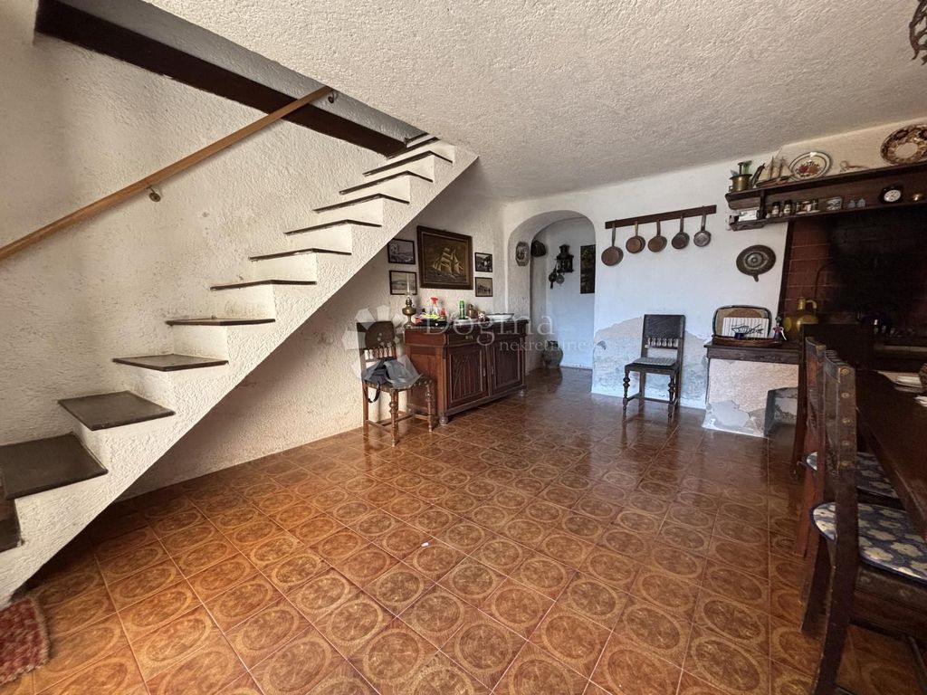 Maison de luxe à vendre à Cres, 450 000 €, Photo 3