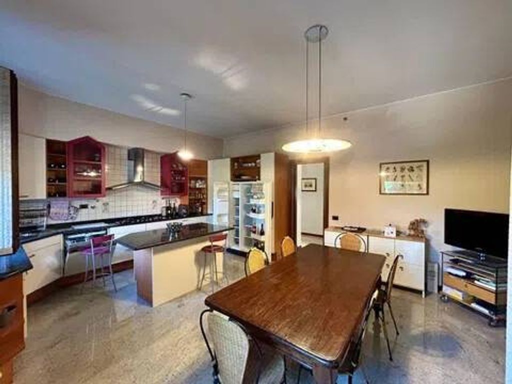 Maison de luxe à vendre à Modena, 849 000 €, Photo 3