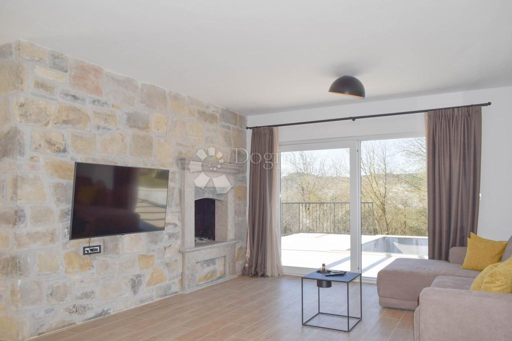 Maison de luxe à vendre à Cerovlje, 480 000 €, Photo 3