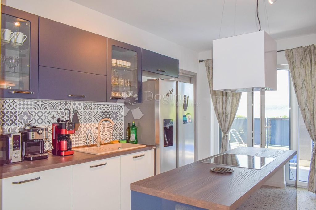 Maison de luxe à vendre à Buzet, 415 000 €, Photo 3