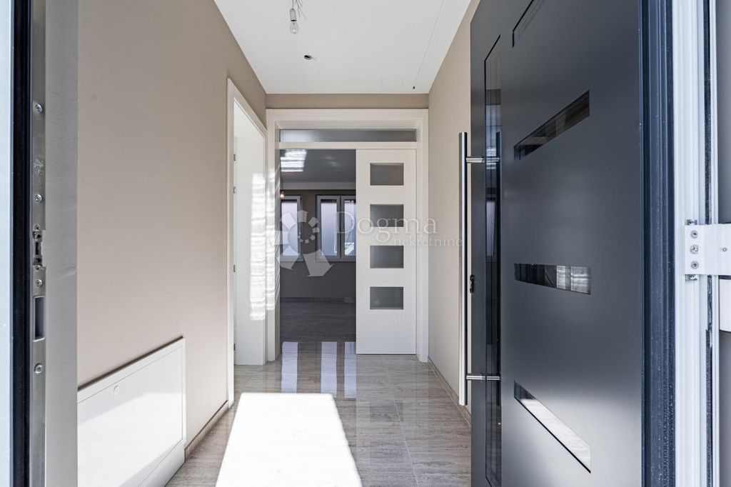 Luxury House for sale in Crikvenica, 1 380 000 €, Photo 5