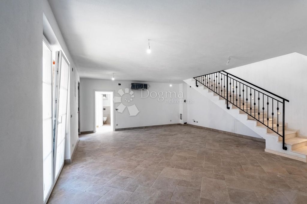 Luxury House for sale in Crikvenica, 650 000 €, Photo 5