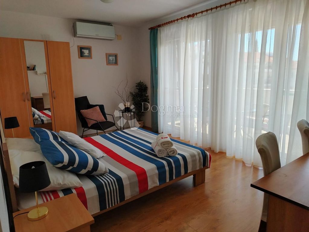 Maison de luxe à vendre à Okrug Donji, 875 000 €, Photo 7