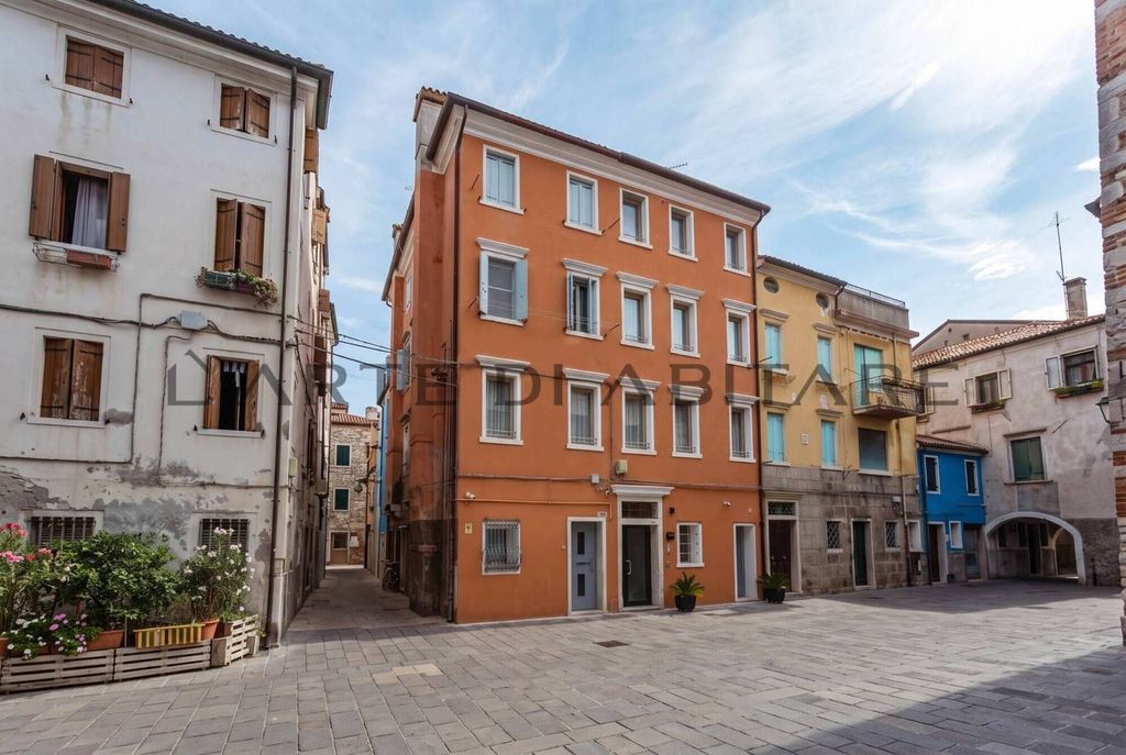 Luxury House for sale in Chioggia, 608 000 €, Photo 1