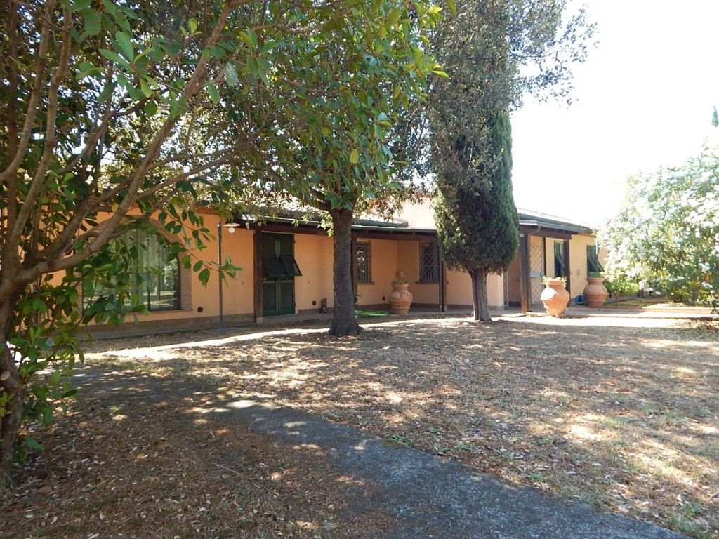 Luxury House for sale in Cecina, 800 000 €, Photo 1