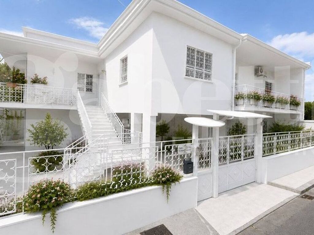 Luxury House for sale in Frattamaggiore, 750 000 €, Photo 1