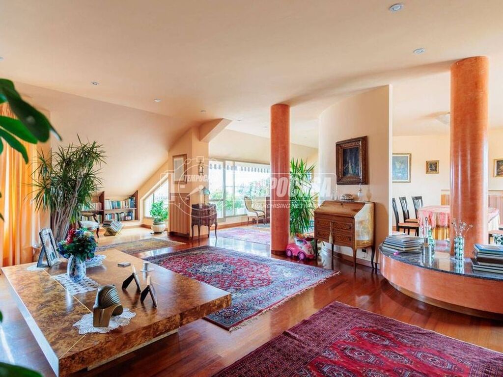 Luxury Apartment for sale in Parma, 1 100 000 €, Photo 1