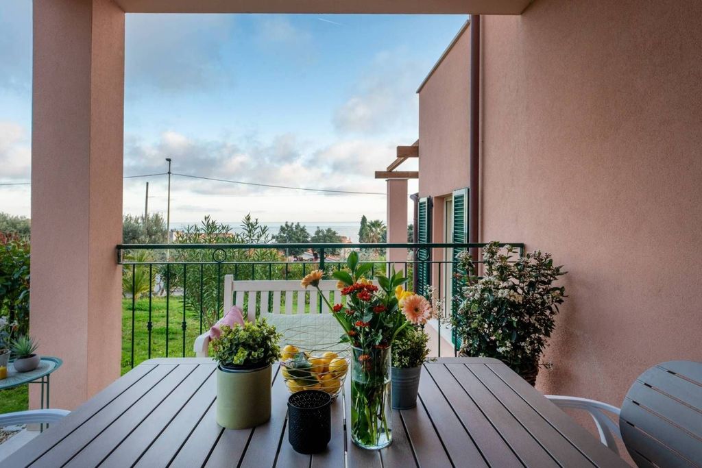 Luxury Apartment for sale in Borgio, 430 000 €, Photo 2