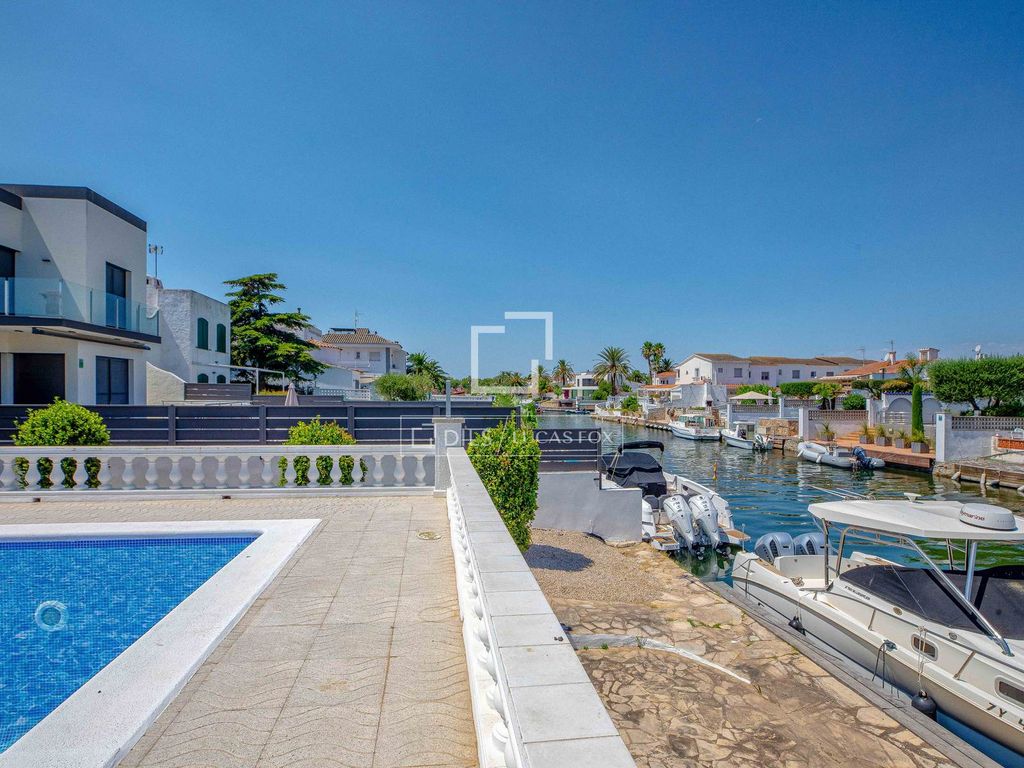 Maison de luxe à vendre à Empuriabrava, 975 000 €, Photo 3